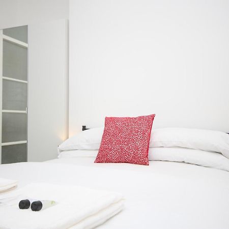 Barton Beachside - Stylish Studio Apartment, Double & Single - Central Beach & Promenade Location - Over 21'S, Family Friendly Only, Id Required Blackpool Dış mekan fotoğraf