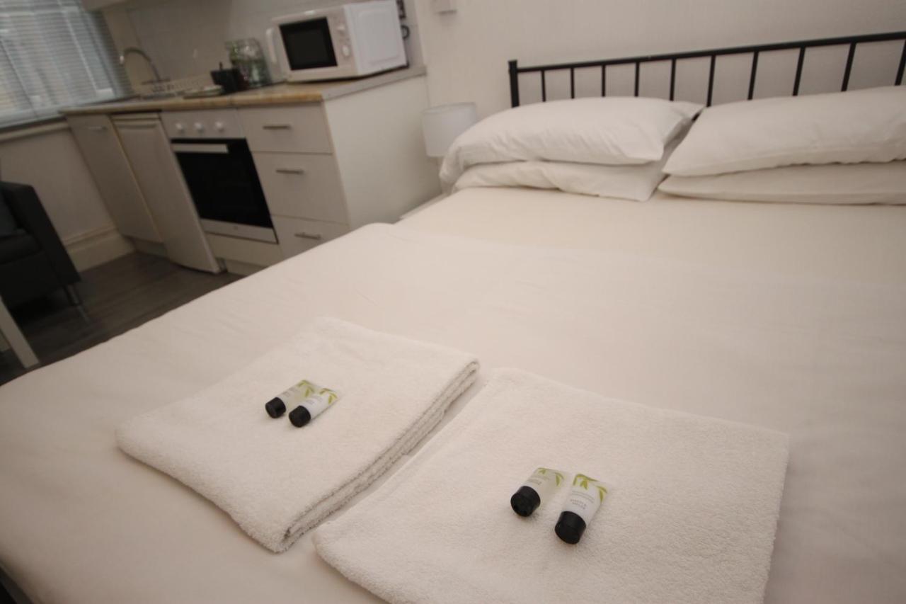 Barton Beachside - Stylish Studio Apartment, Double & Single - Central Beach & Promenade Location - Over 21'S, Family Friendly Only, Id Required Blackpool Dış mekan fotoğraf