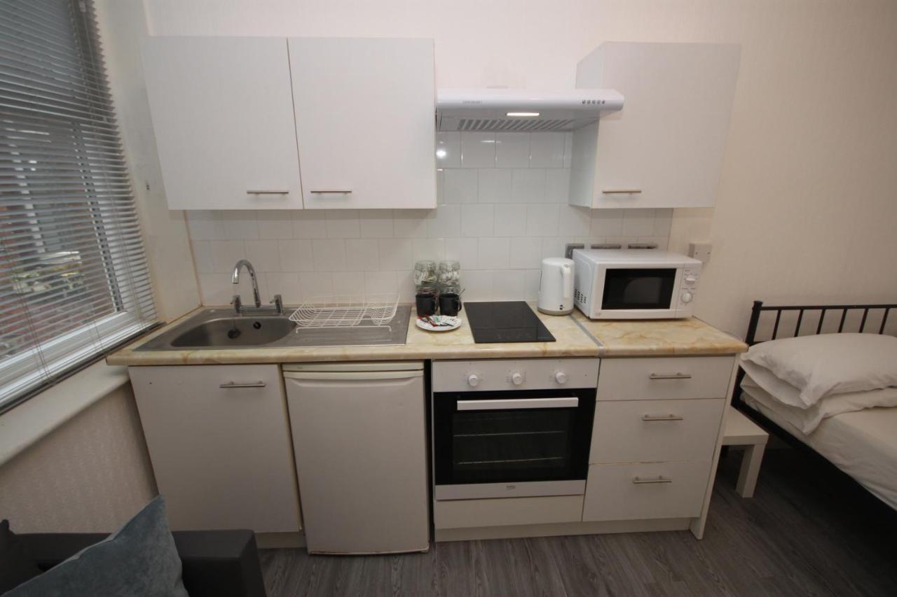 Barton Beachside - Stylish Studio Apartment, Double & Single - Central Beach & Promenade Location - Over 21'S, Family Friendly Only, Id Required Blackpool Dış mekan fotoğraf