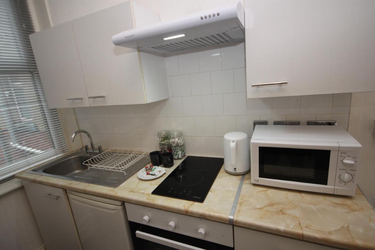 Barton Beachside - Stylish Studio Apartment, Double & Single - Central Beach & Promenade Location - Over 21'S, Family Friendly Only, Id Required Blackpool Dış mekan fotoğraf