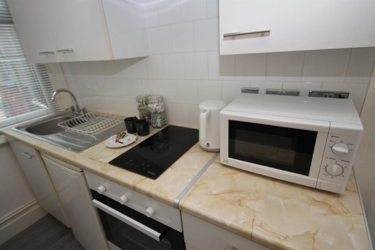 Barton Beachside - Stylish Studio Apartment, Double & Single - Central Beach & Promenade Location - Over 21'S, Family Friendly Only, Id Required Blackpool Dış mekan fotoğraf
