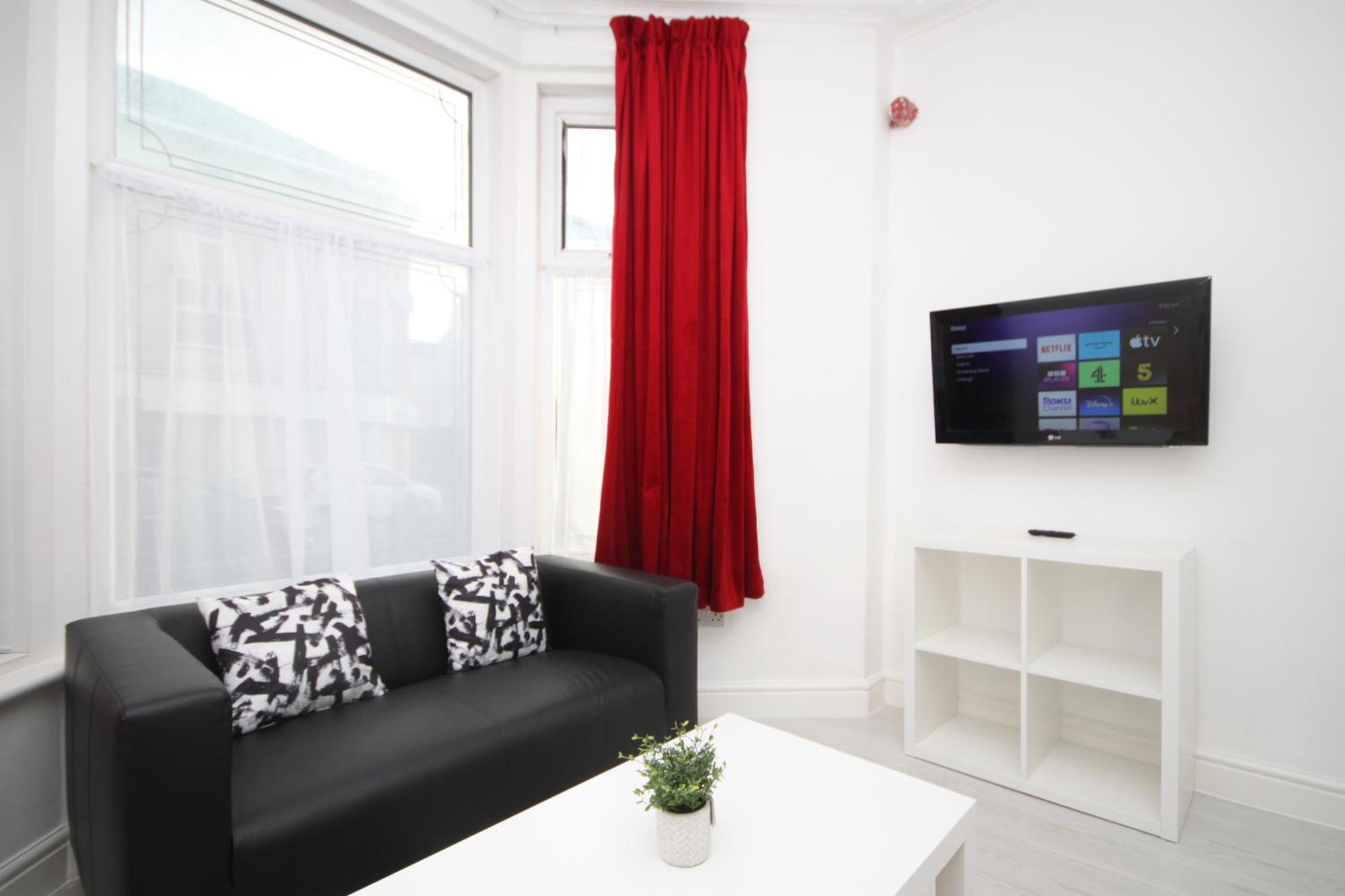 Barton Beachside Apartments - Free Parking, Modern Chic, Central Beach Location, Some Sea Views - Families Couples Or Over 23 Years Blackpool Dış mekan fotoğraf