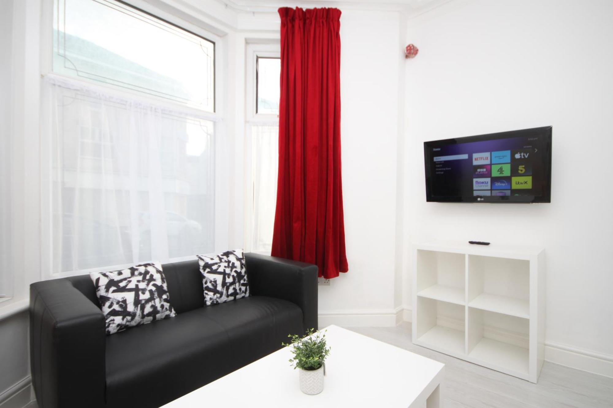 Barton Beachside - Stylish Studio Apartment, Double & Single - Central Beach & Promenade Location - Over 21'S, Family Friendly Only, Id Required Blackpool Dış mekan fotoğraf