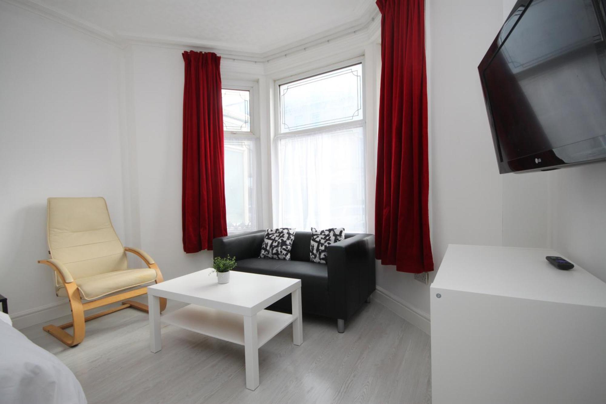Barton Beachside - Stylish Studio Apartment, Double & Single - Central Beach & Promenade Location - Over 21'S, Family Friendly Only, Id Required Blackpool Dış mekan fotoğraf