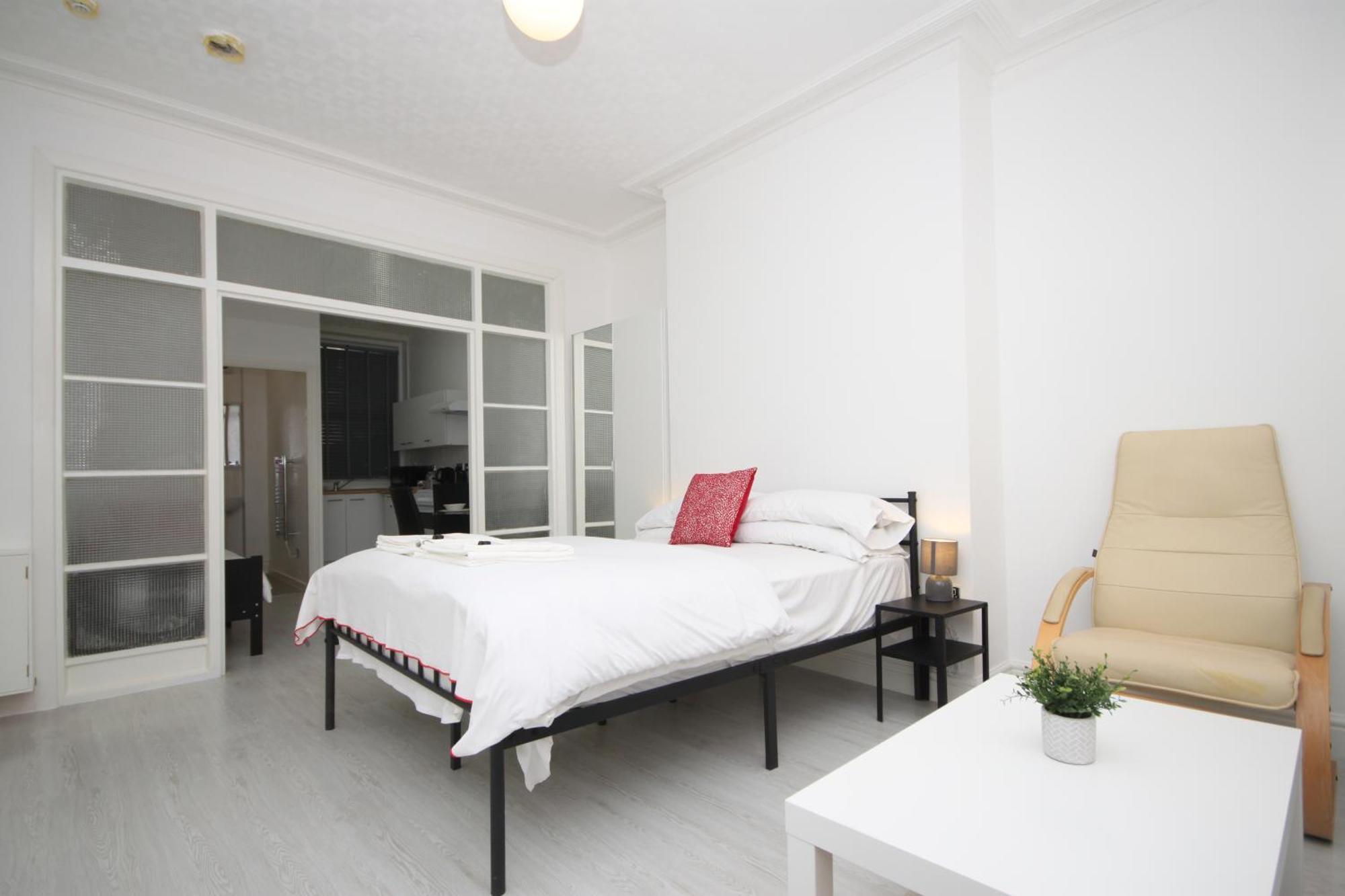 Barton Beachside - Stylish Studio Apartment, Double & Single - Central Beach & Promenade Location - Over 21'S, Family Friendly Only, Id Required Blackpool Oda fotoğraf