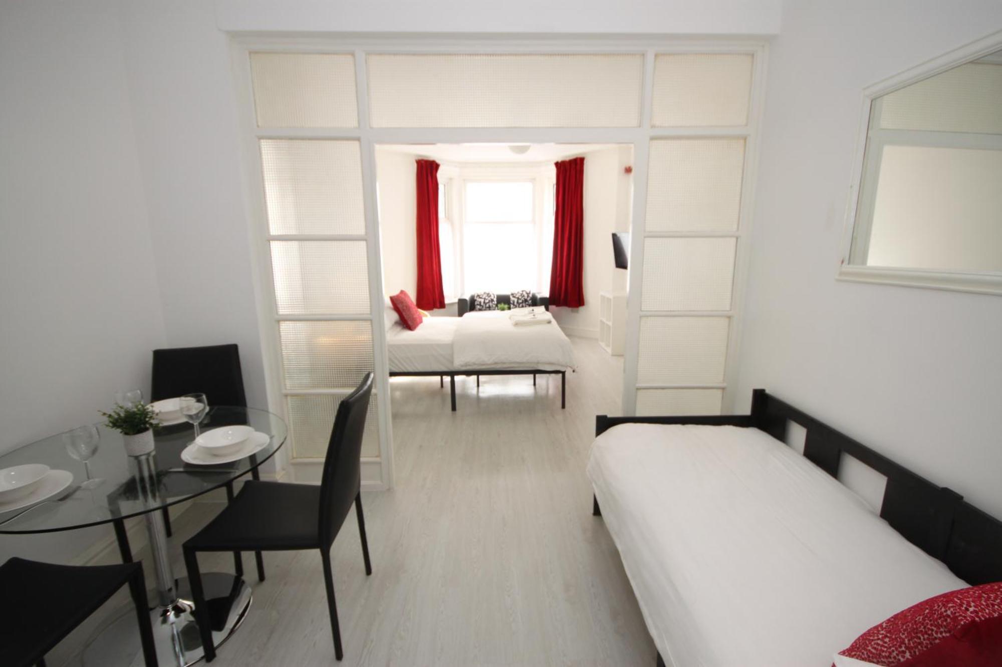 Barton Beachside - Stylish Studio Apartment, Double & Single - Central Beach & Promenade Location - Over 21'S, Family Friendly Only, Id Required Blackpool Dış mekan fotoğraf