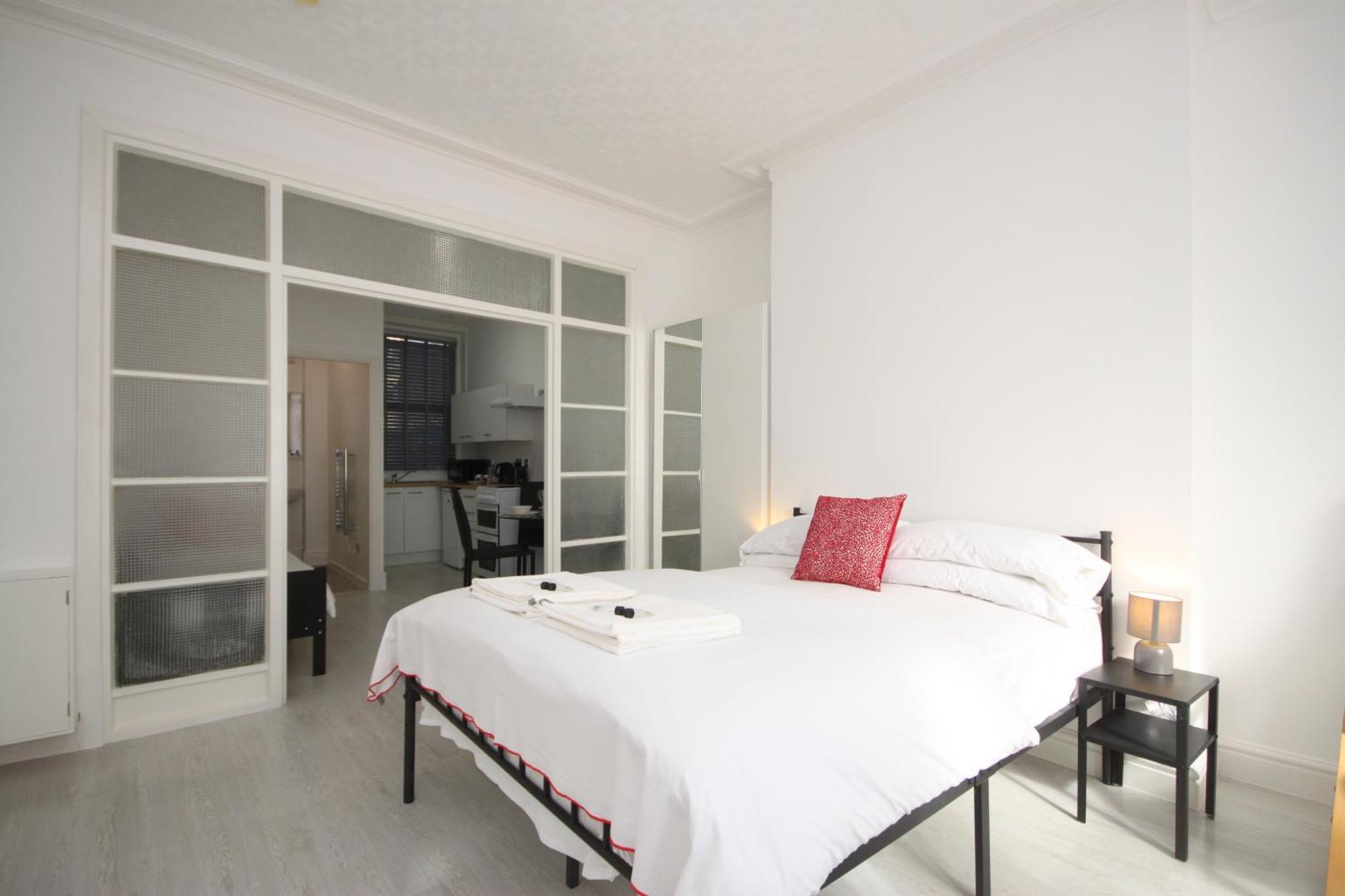 Barton Beachside - Stylish Studio Apartment, Double & Single - Central Beach & Promenade Location - Over 21'S, Family Friendly Only, Id Required Blackpool Dış mekan fotoğraf