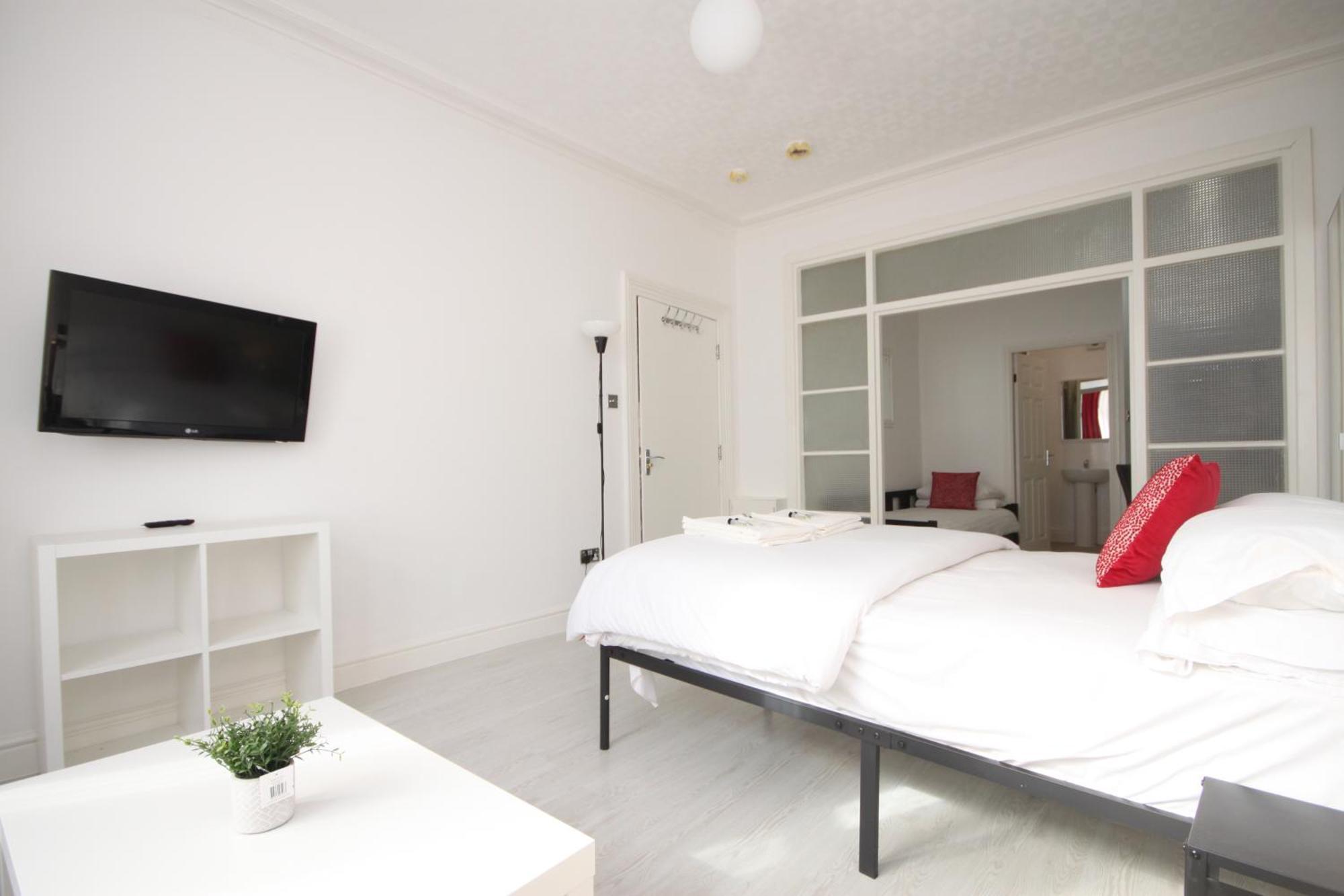 Barton Beachside - Stylish Studio Apartment, Double & Single - Central Beach & Promenade Location - Over 21'S, Family Friendly Only, Id Required Blackpool Oda fotoğraf