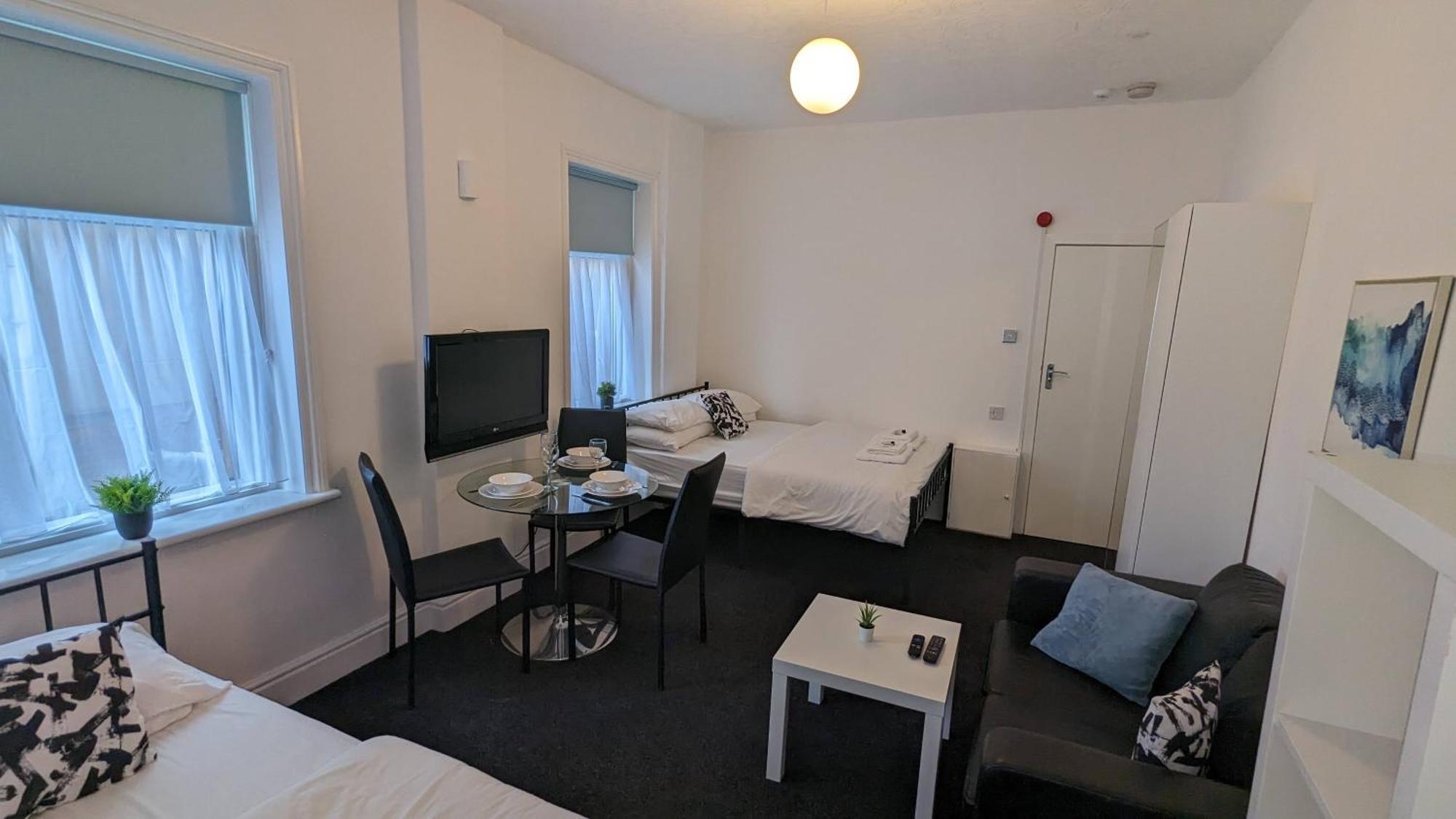 Barton Beachside - Stylish Studio Apartment, Double & Single - Central Beach & Promenade Location - Over 21'S, Family Friendly Only, Id Required Blackpool Dış mekan fotoğraf